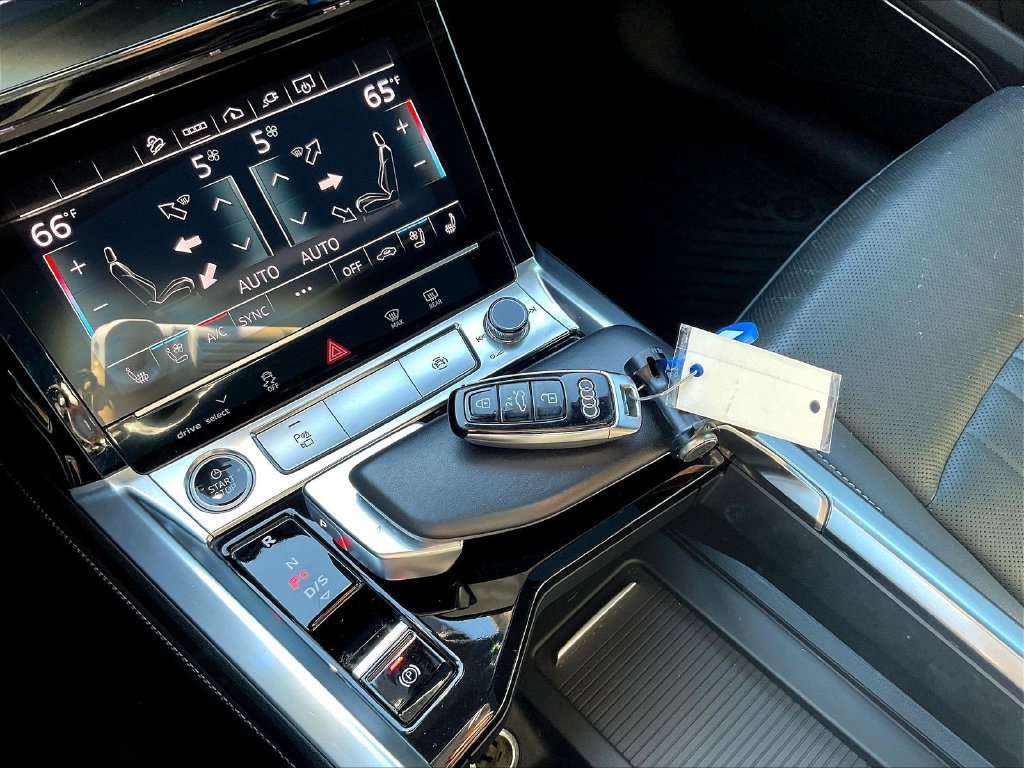 Used 2024 Audi Q8 e-tron Premium Plus AWD/4WD image 36