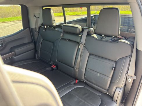 Used 2019 GMC Sierra 1500 Denali w/ Denali Ultimate Package AWD/4WD image 41