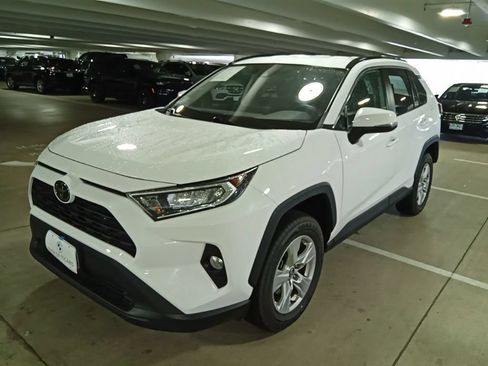 Used 2021 Toyota RAV4 XLE AWD/4WD image 1