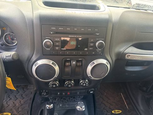 Used 2014 Jeep Wrangler Sahara AWD/4WD image 11