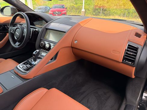 Used 2024 Jaguar F-TYPE Coupe AWD image 23