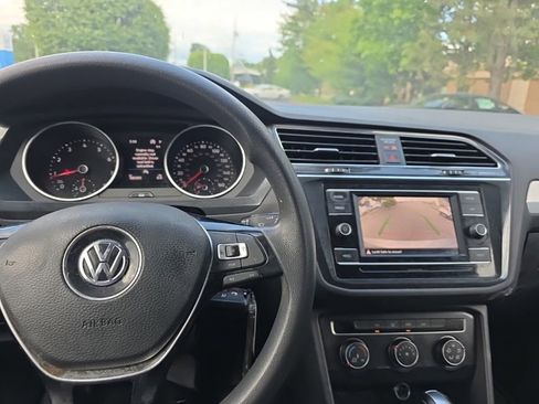 Used 2021 Volkswagen Tiguan S FWD image 18
