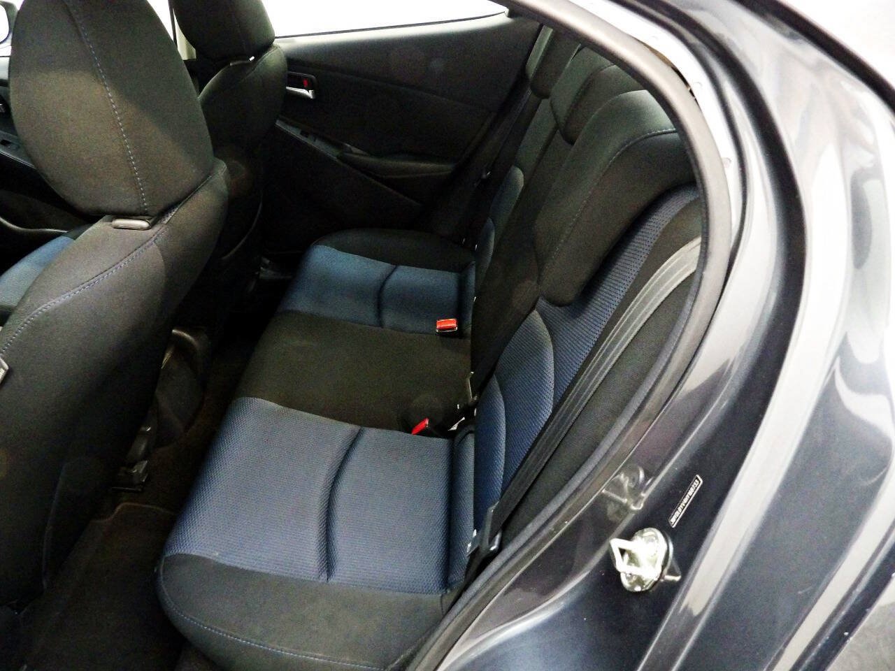 Used 2017 Toyota Yaris iA FWD image 10