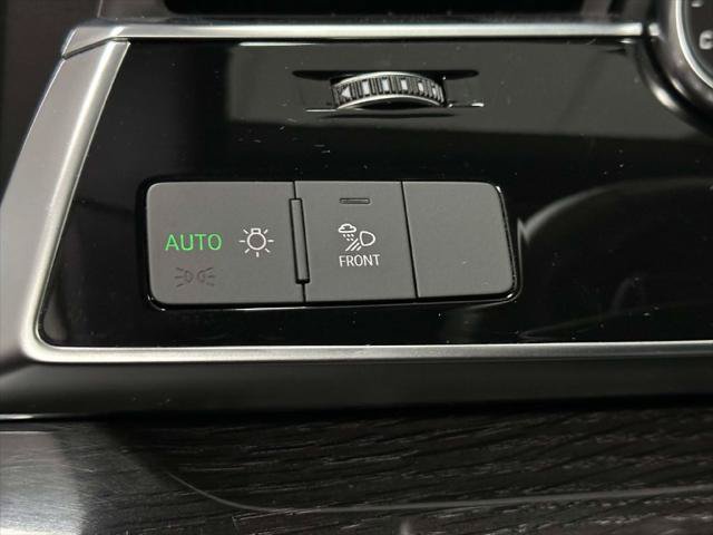 Used 2025 Audi Q8 Premium w/ Convenience Package AWD/4WD image 18