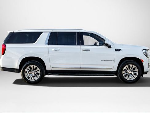 Used 2024 GMC Yukon XL Denali AWD/4WD image 5