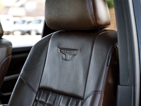 Used 2020 Nissan Titan Platinum Reserve w/ Moonroof Package image 35