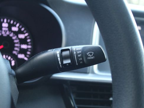 Used 2019 Kia Optima LX FWD image 28