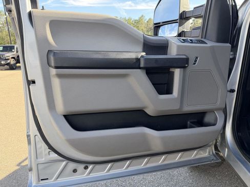 Used 2020 Ford F150 XL w/ Equipment Group 101A Mid AWD/4WD image 15