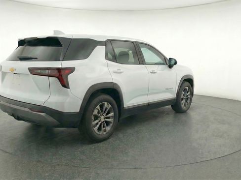 Used 2025 Chevrolet Equinox LT FWD image 9