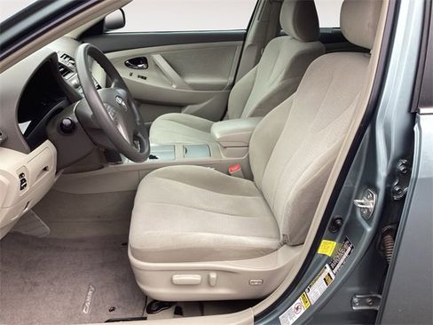 Used 2011 Toyota Camry LE image 9