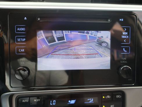 Used 2018 Toyota Corolla LE FWD image 23