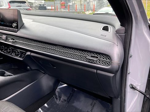 Used 2024 Honda HR-V Sport image 18