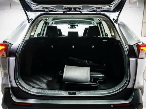 Certified 2019 Toyota RAV4 LE image 26