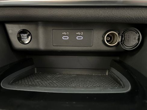 Used 2025 Nissan Rogue SV image 40