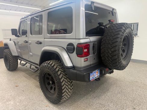 Used 2018 Jeep Wrangler Unlimited Sahara w/ Dual Top Group image 10