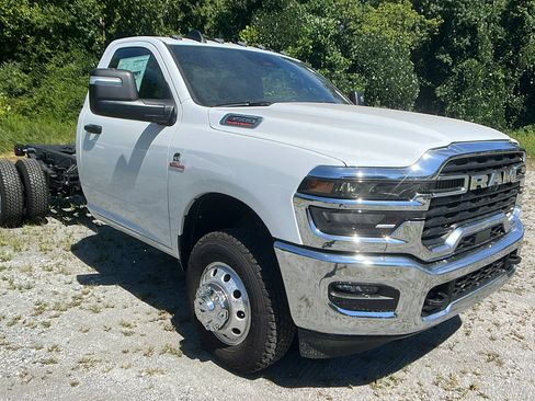 New 2025 RAM 3500 Tradesman image 5