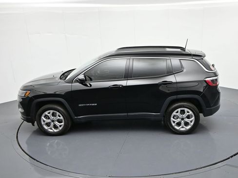 Used 2025 Jeep Compass Latitude w/ Convenience Group image 24