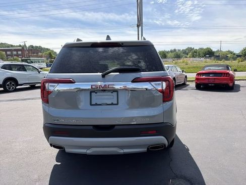Used 2023 GMC Acadia SLT AWD/4WD image 5