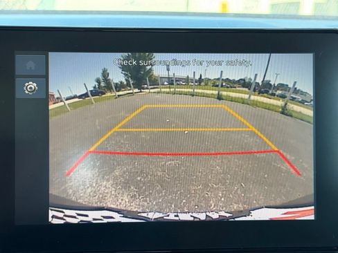 Used 2023 Hyundai Venue SEL FWD image 32