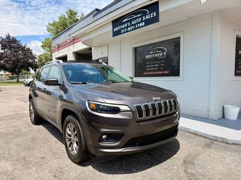 Used 2019 Jeep Cherokee Latitude Plus w/ Comfort/Convenience Group AWD/4WD image 6