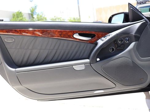 Used 2005 Mercedes-Benz SL 600 image 16