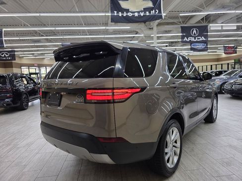 Used 2017 Land Rover Discovery HSE AWD/4WD image 6