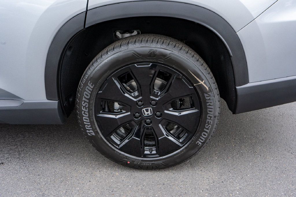 New 2026 Honda Pilot Black Edition image 10