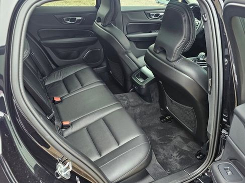 Certified 2024 Volvo V60 B5 Cross Country Plus image 9