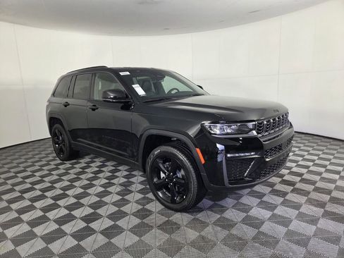 New 2026 Jeep Grand Cherokee Limited w/ Limited Altitude Package AWD/4WD image 2