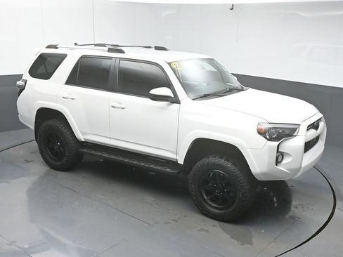 Used 2020 Toyota 4Runner SR5 image 38