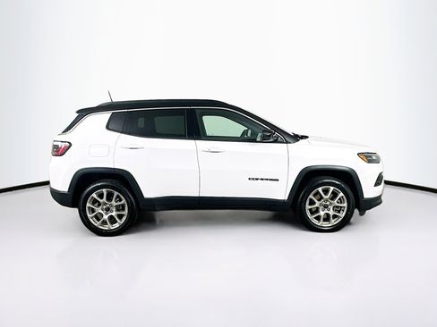 Used 2025 Jeep Compass Limited AWD/4WD image 10