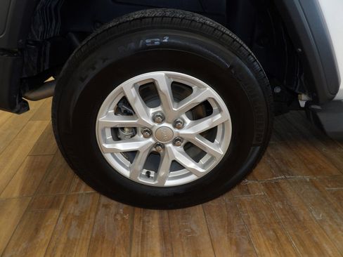 Used 2023 Jeep Wrangler Sport S image 5