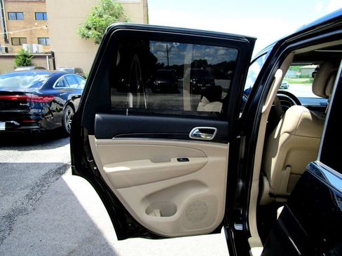 Used 2019 Jeep Grand Cherokee Limited w/ Luxury Group II AWD/4WD image 38