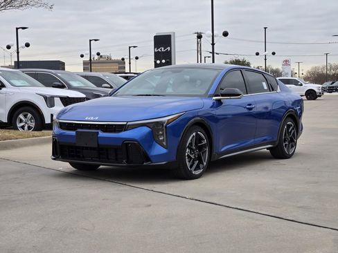 New 2025 Kia K4 GT-Line Turbo w/ GT-Line Premium Package FWD image 2