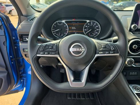 Used 2025 Nissan Sentra SV FWD image 14