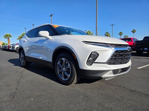 Used 2023 Chevrolet Blazer LT FWD image 1
