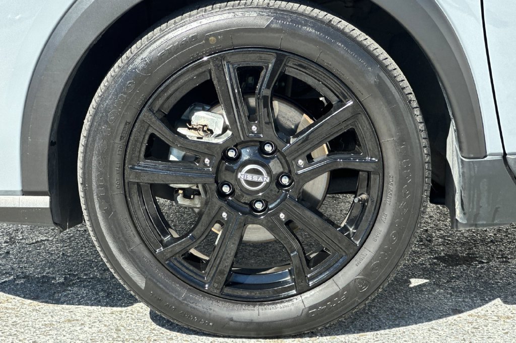 Used 2023 Nissan Kicks SR FWD image 25