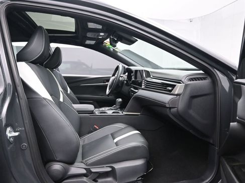 Used 2025 Toyota Camry SE w/ Multimedia Upgrade Package AWD/4WD image 19
