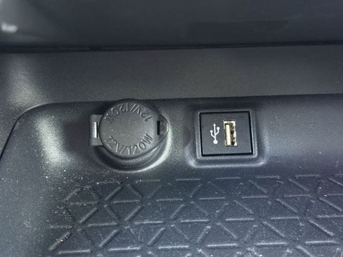 Used 2025 Toyota RAV4 XLE FWD image 22