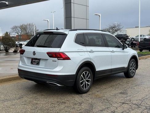 Used 2019 Volkswagen Tiguan SE w/ Panoramic Sunroof Package image 3