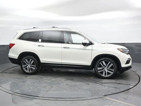 Used 2016 Honda Pilot Touring image 3