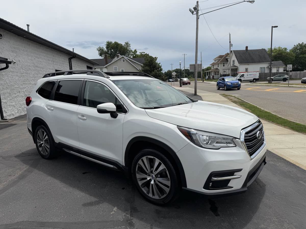 Used 2022 Subaru Ascent Limited w/ Technology Package AWD/4WD image 6