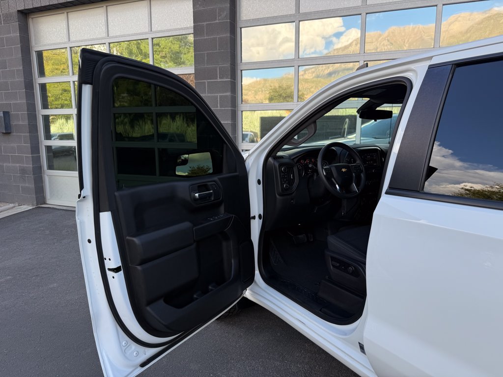 Used 2022 Chevrolet Silverado 1500 Custom w/ Safety Confidence Package AWD/4WD image 15