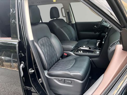 Used 2024 Nissan Armada Platinum w/ Captain's Chairs Package RWD image 9