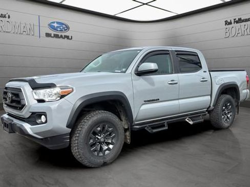 Used 2021 Toyota Tacoma SR5 w/ Trail Edition image 10
