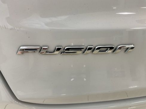 Used 2020 Ford Fusion SE image 22