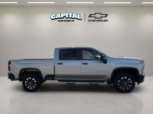 Used 2021 Chevrolet Silverado 2500 Custom w/ Custom Value Package image 6