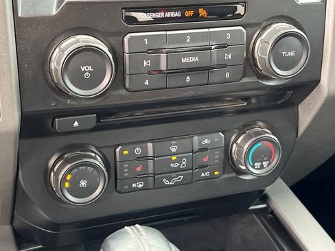 Used 2017 Ford F150 Raptor w/ Equipment Group 801A Mid image 21