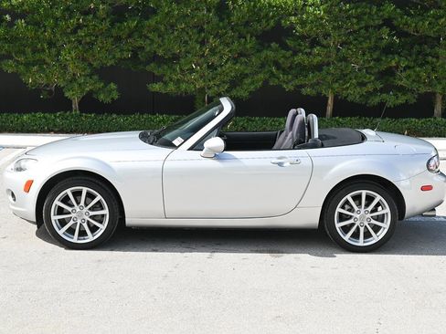 Used 2008 MAZDA MX-5 Miata Touring image 7