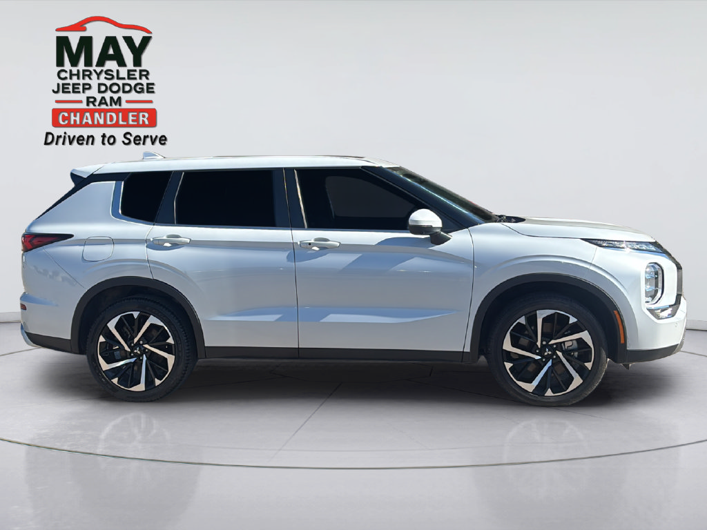 Used 2023 Mitsubishi Outlander SE FWD image 8